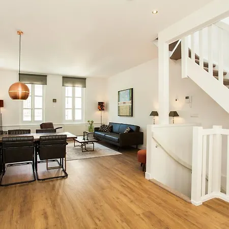 Stayci Serviced Royal Palace Apartman *